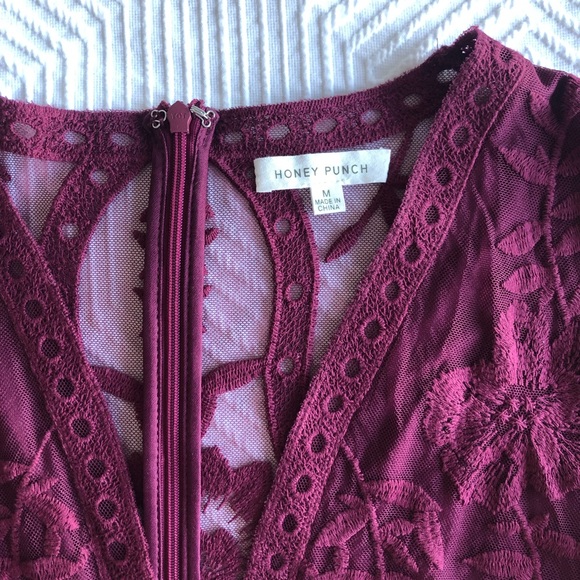 Lace Dress - Picture 3 of 7